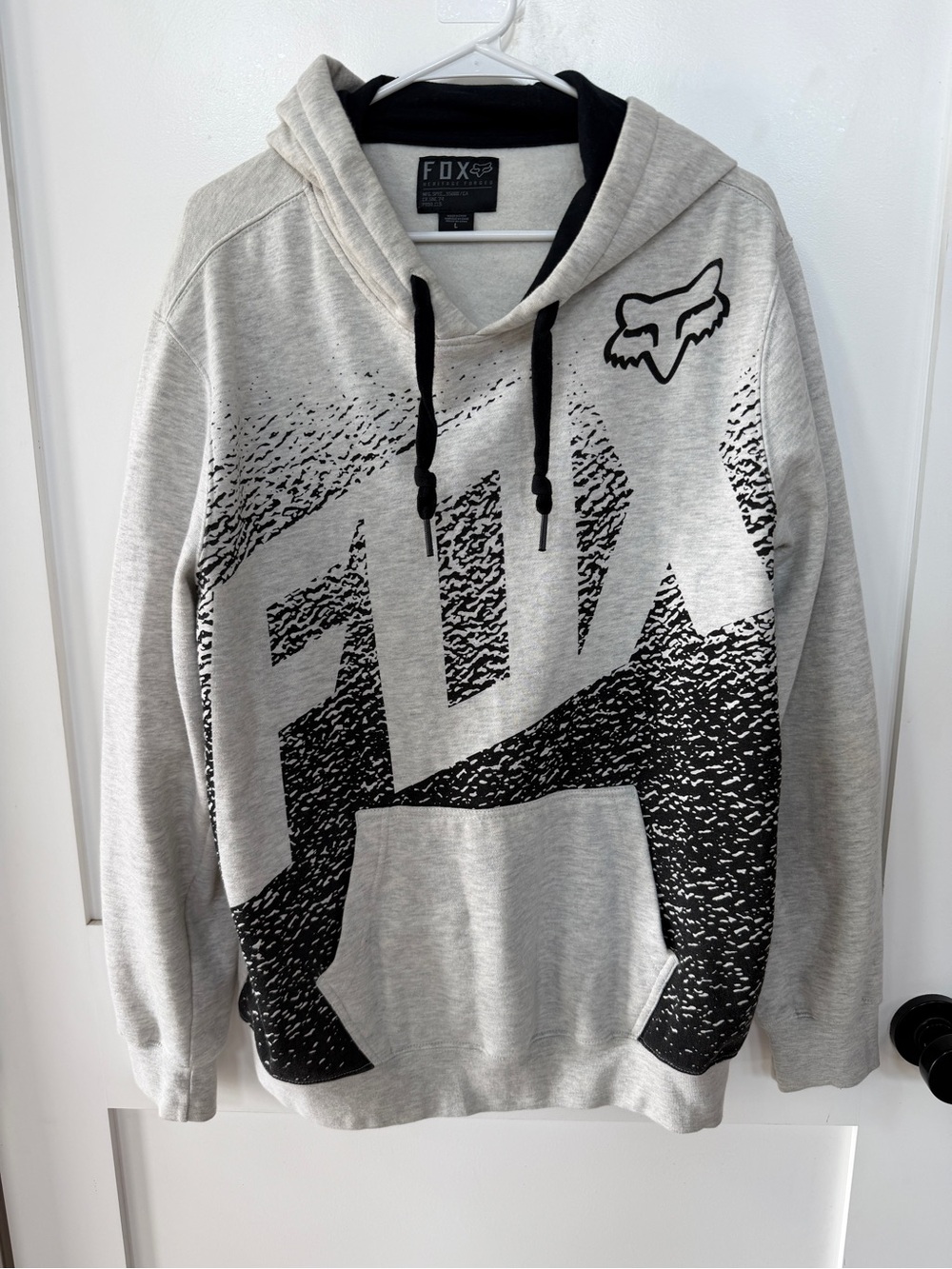 Fox Men’s Light Gray Hoodie with Black Graphic L